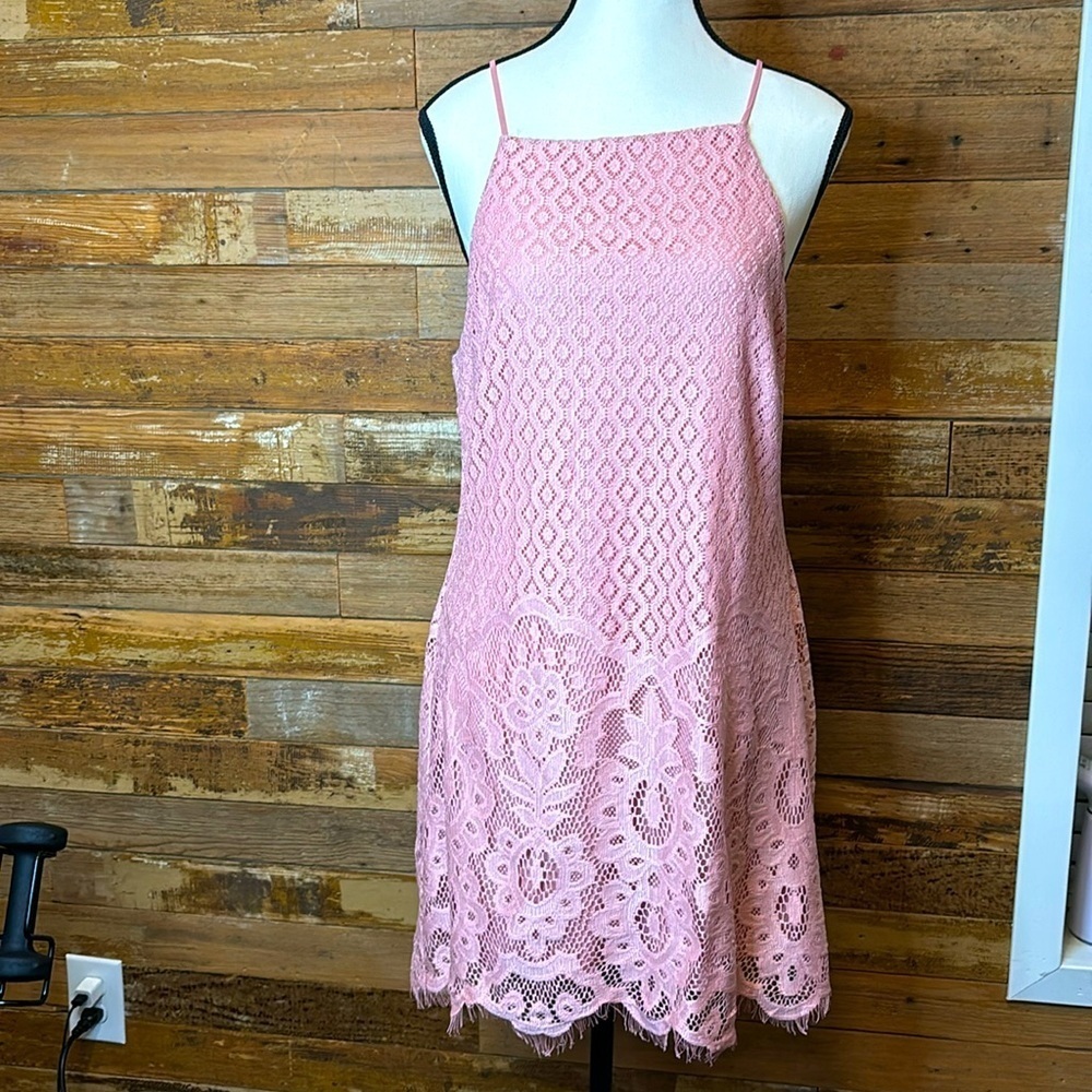 Adorable net print light pink dress sleeveless